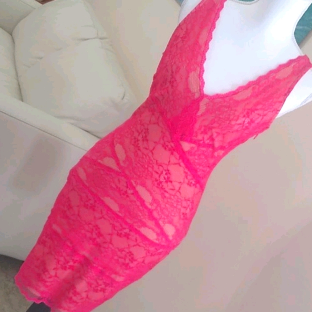 Bebe Gorgeous Pink LACE mini Dress (Like new)